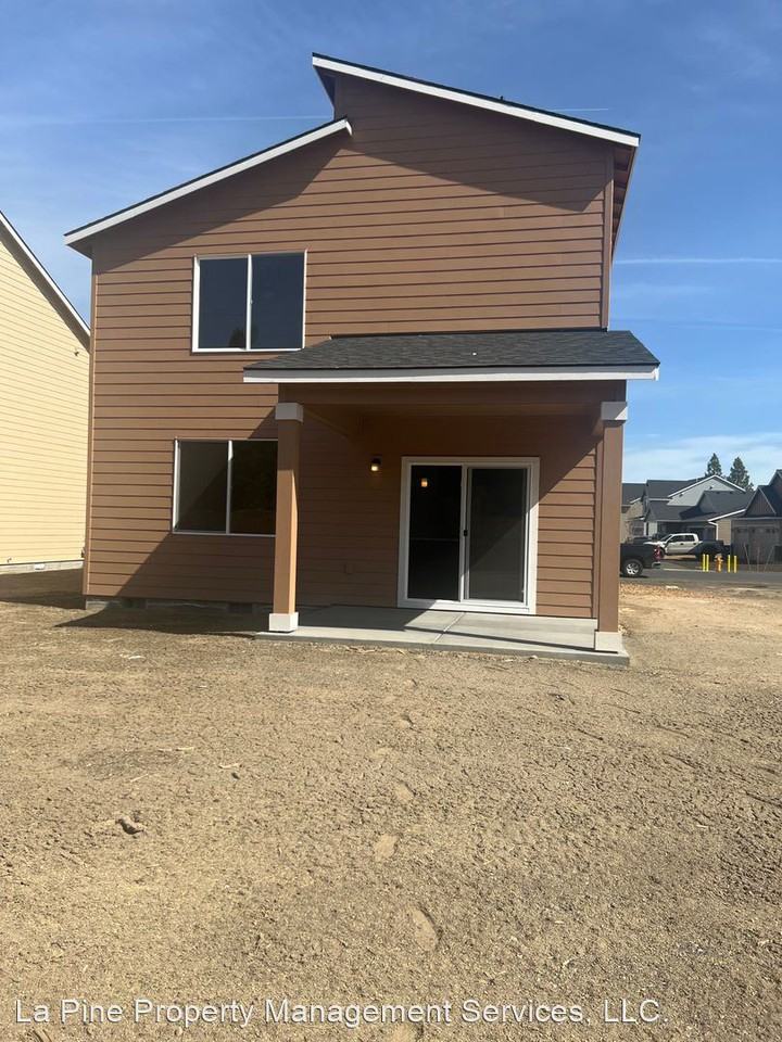 51791 Fordham Dr - Photo 2 of 36