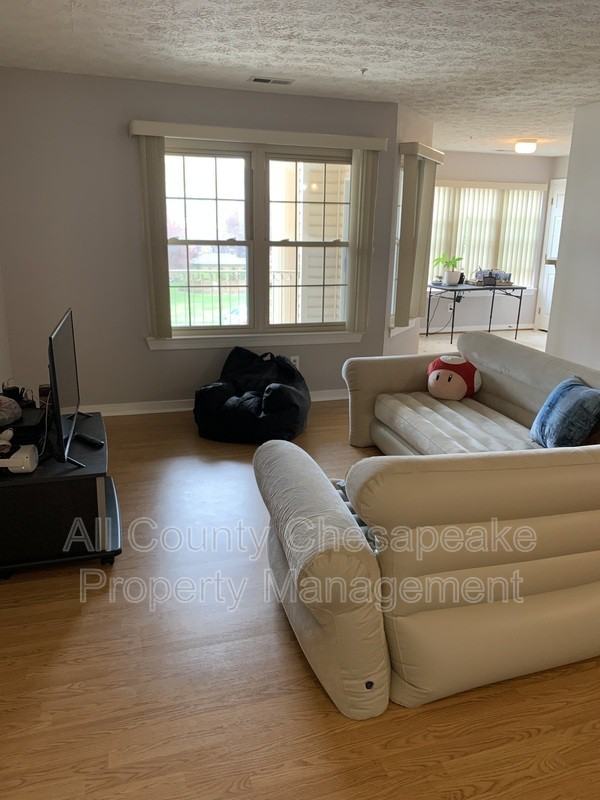 104 Gwen Dr - Photo 2 of 11