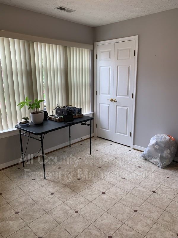 104 Gwen Dr - Photo 3 of 11