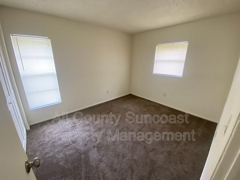 7601 35th St N #D - Photo 5 of 6