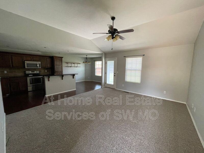 3229 E Liberty St - Photo 2 of 9