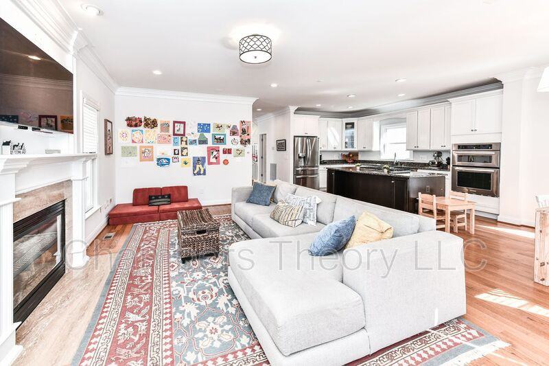 306A Pine St - Photo 4 of 41