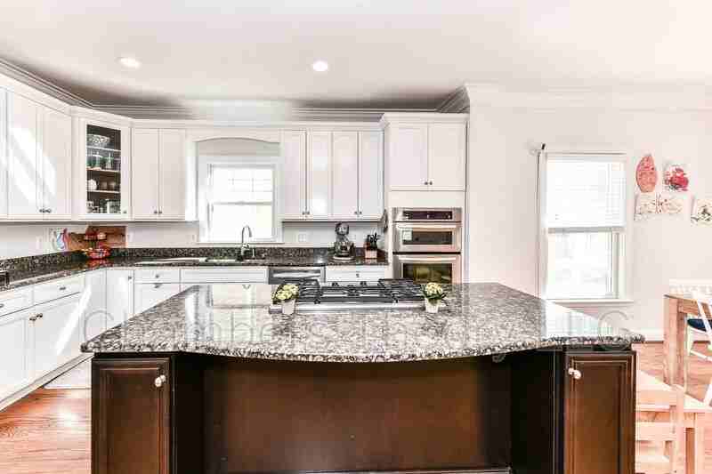 306A Pine St - Photo 7 of 41