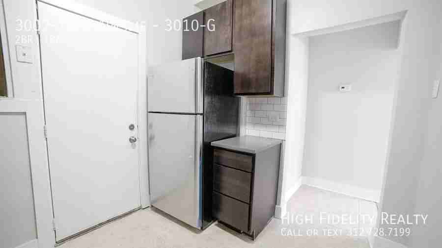3002-10 West Ainslie - Photo 3 of 13
