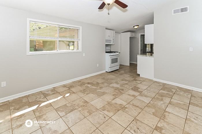 2236 Colonial Hills Dr - Photo 3 of 16