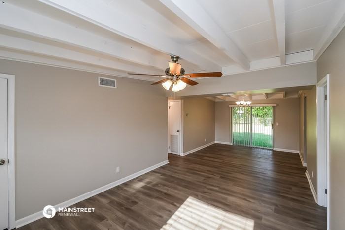 3135 Victoria Park Rd - Photo 3 of 16