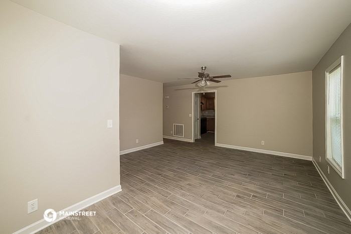 324 E 15th St - Photo 3 of 16