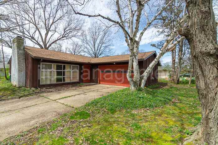 279 Barrett Rd - Photo 2 of 37