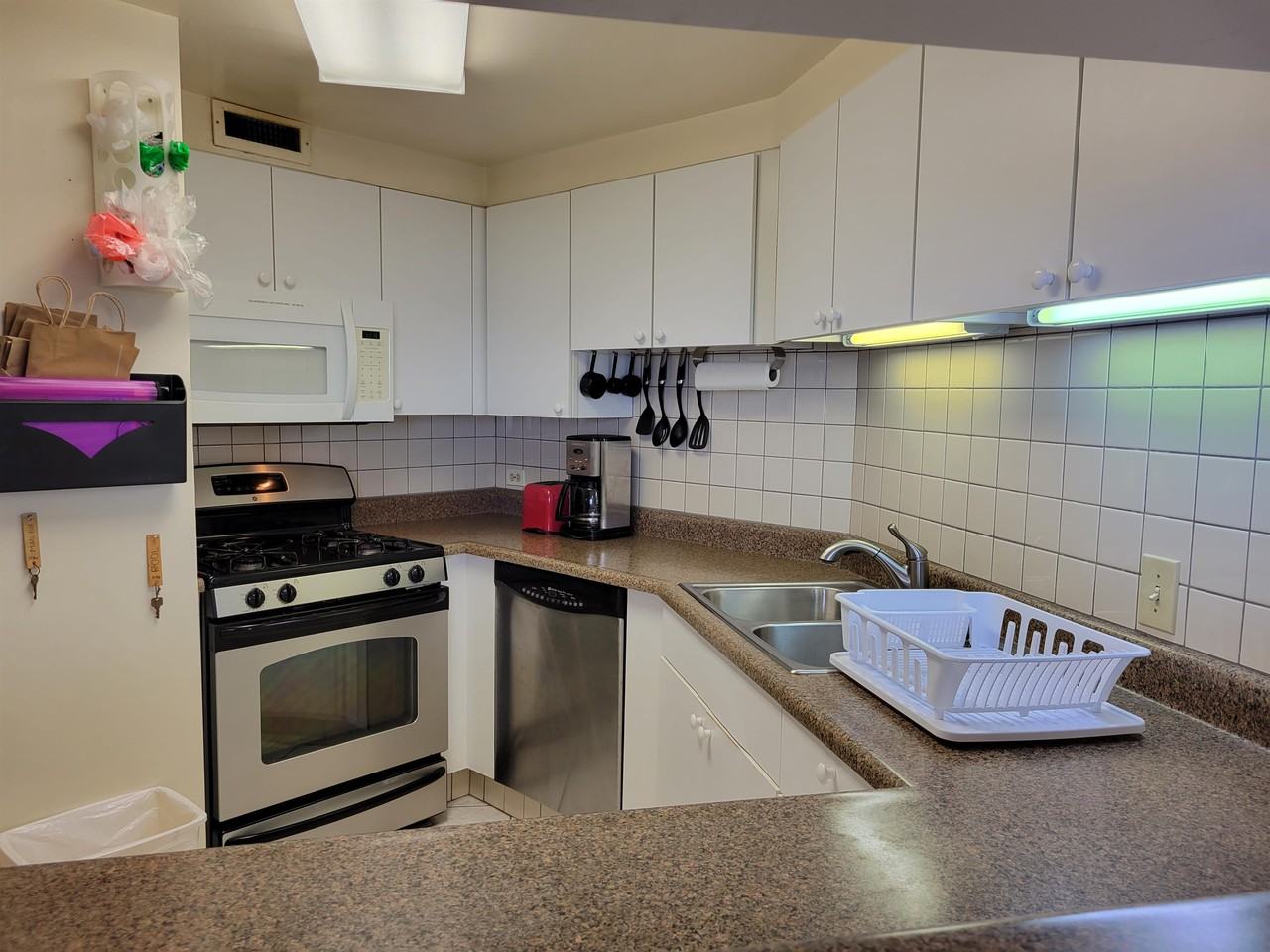 2405 Kalanianaole St #1 - Photo 6 of 28