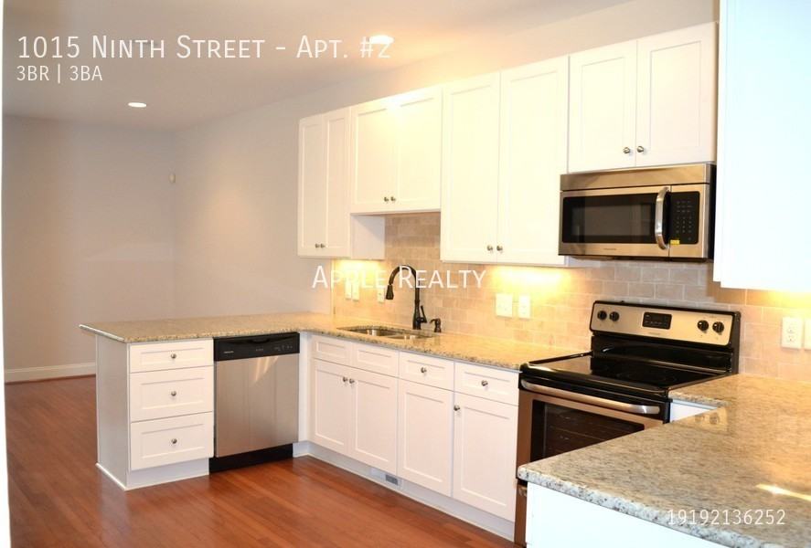 1015 9th St #2 - Photo 3 of 23