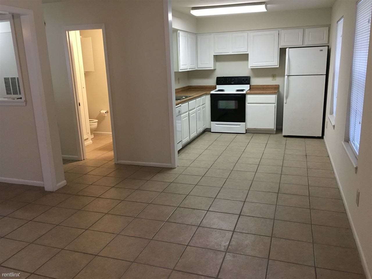 319 Manuel Dr - Photo 3 of 11