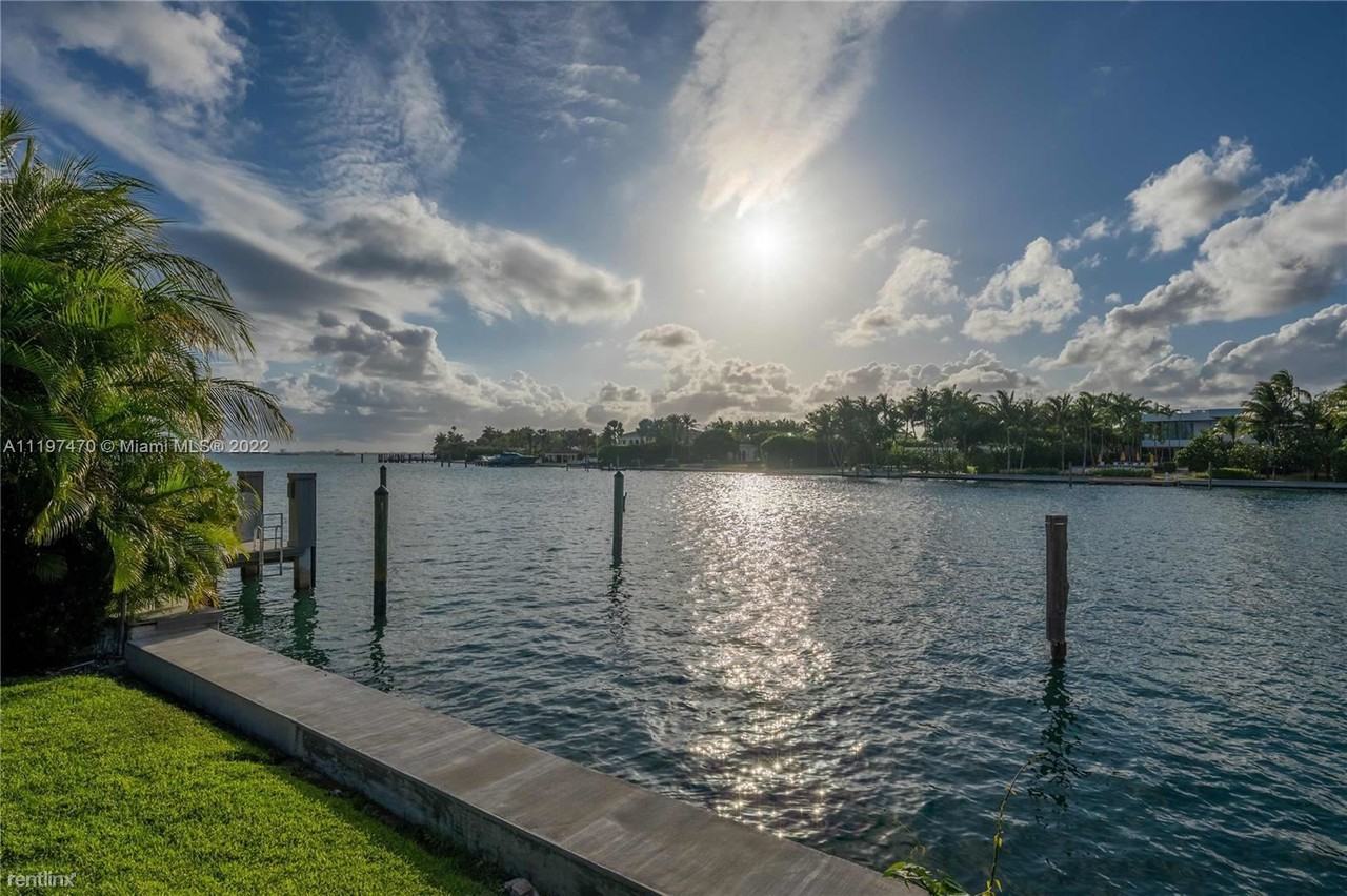 1400 Biscaya Dr - Photo 3 of 22