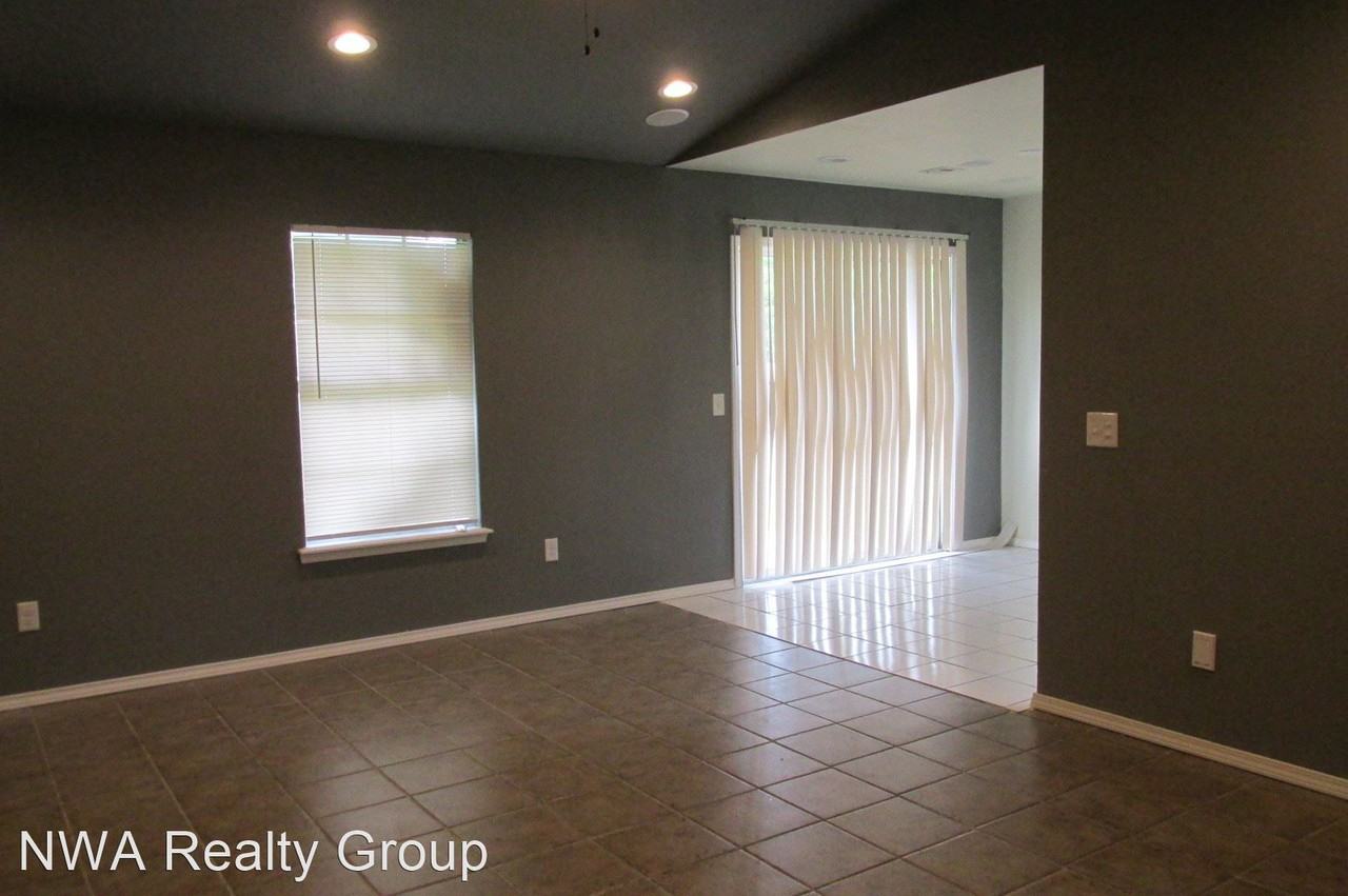 405 E Mimosa Pl - Photo 2 of 18