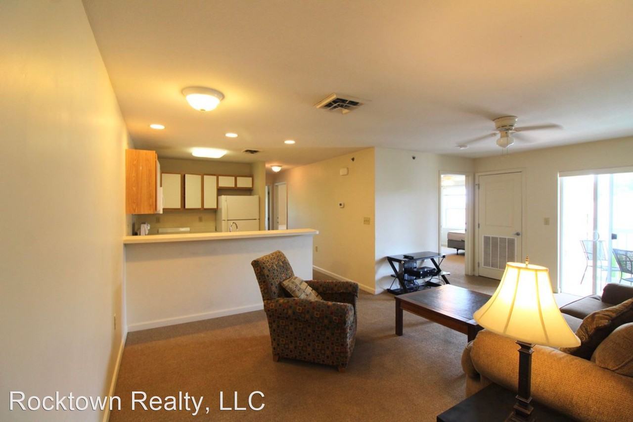 2455 Campus View Circle - Photo 3 of 23