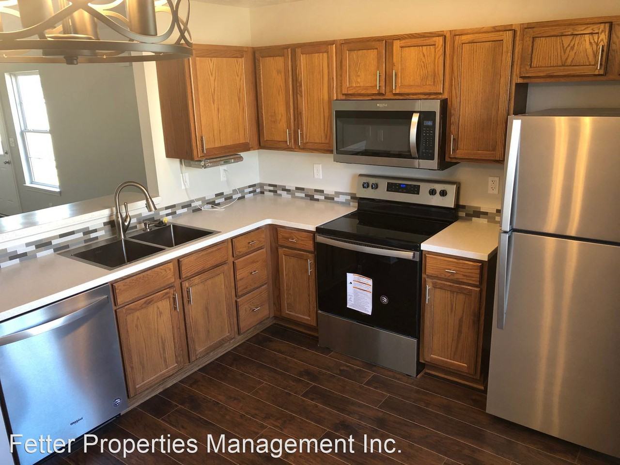 10009 Galleon Ct - Photo 3 of 17