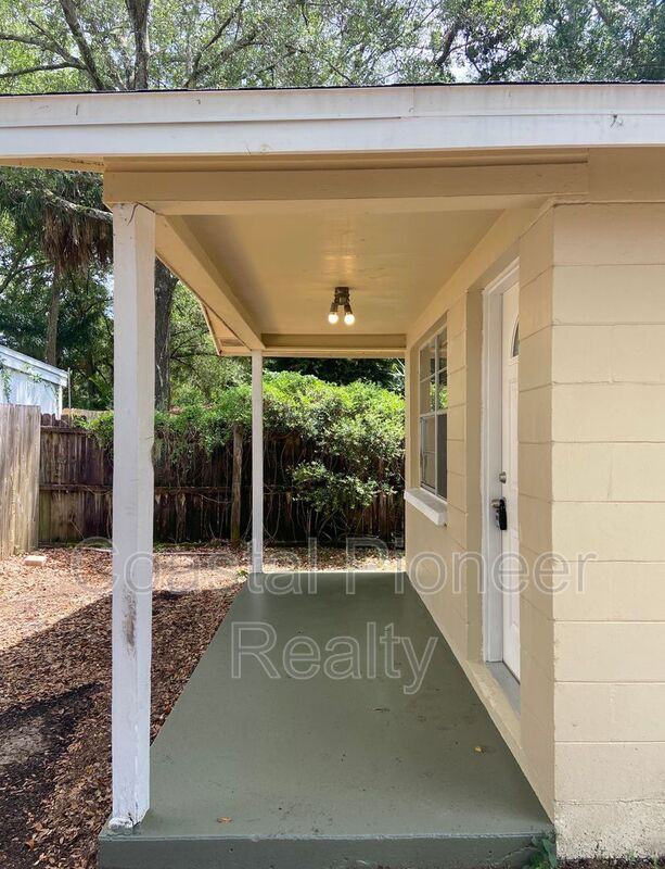 108 W Hanna Ave #B - Photo 3 of 12