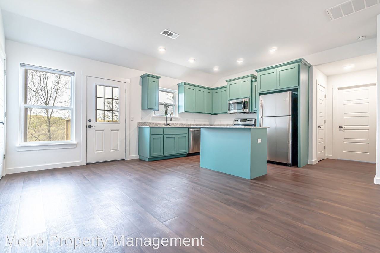 28 Spalding Dr - Photo 3 of 17