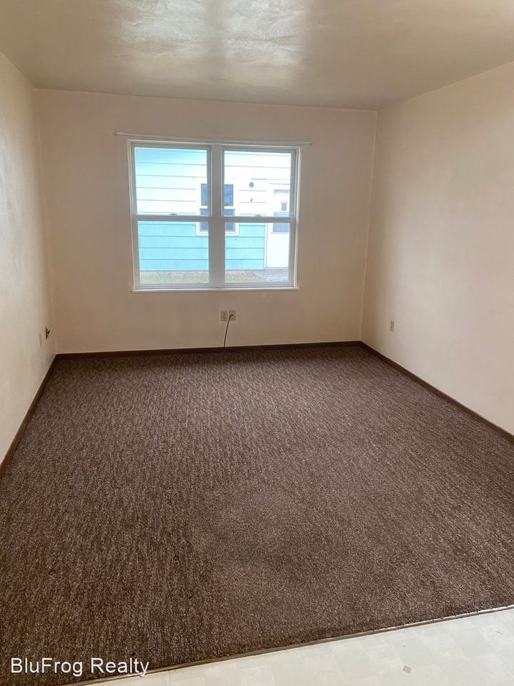 902 Dr. Apartments 902 Dr, Jamestown, ND 58401