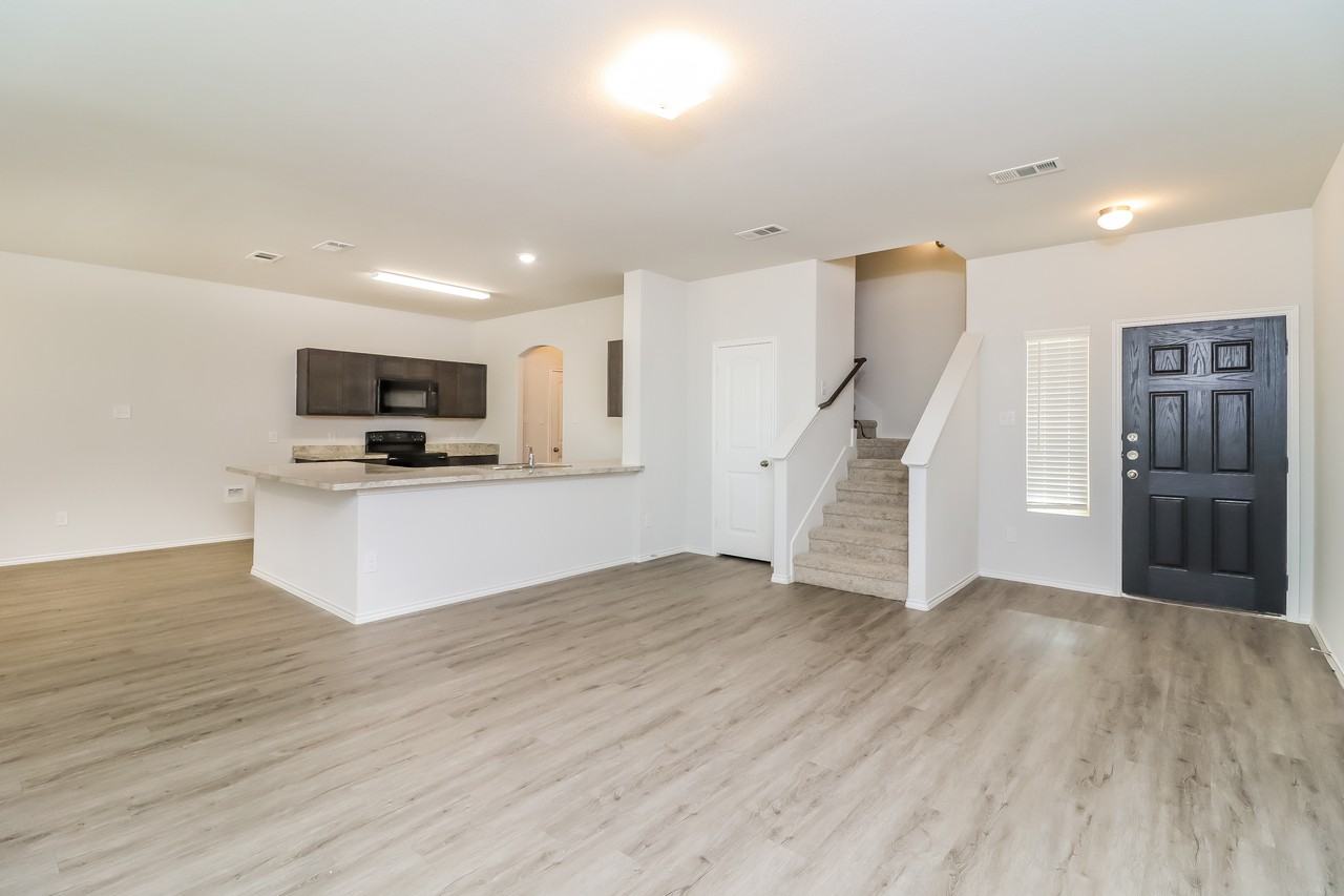 2609 Bear Oak Dr - Photo 3 of 13