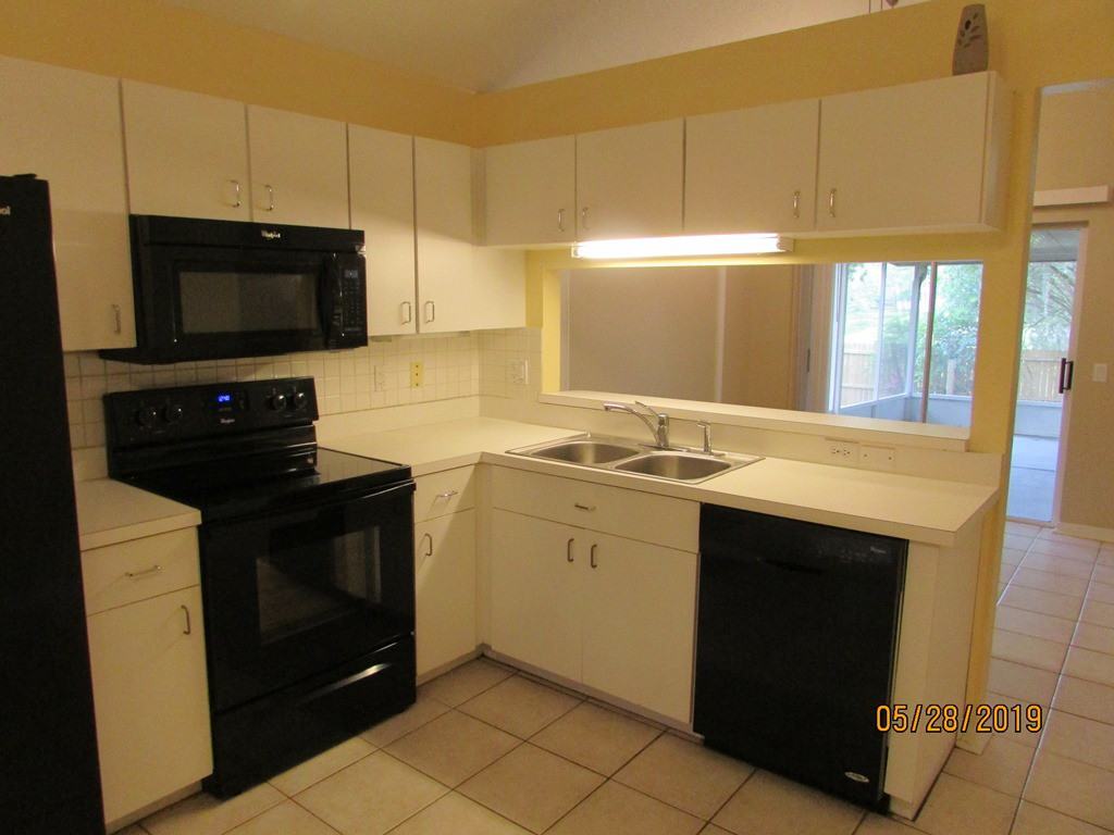 24302 Painter Dr - Photo 3 of 20