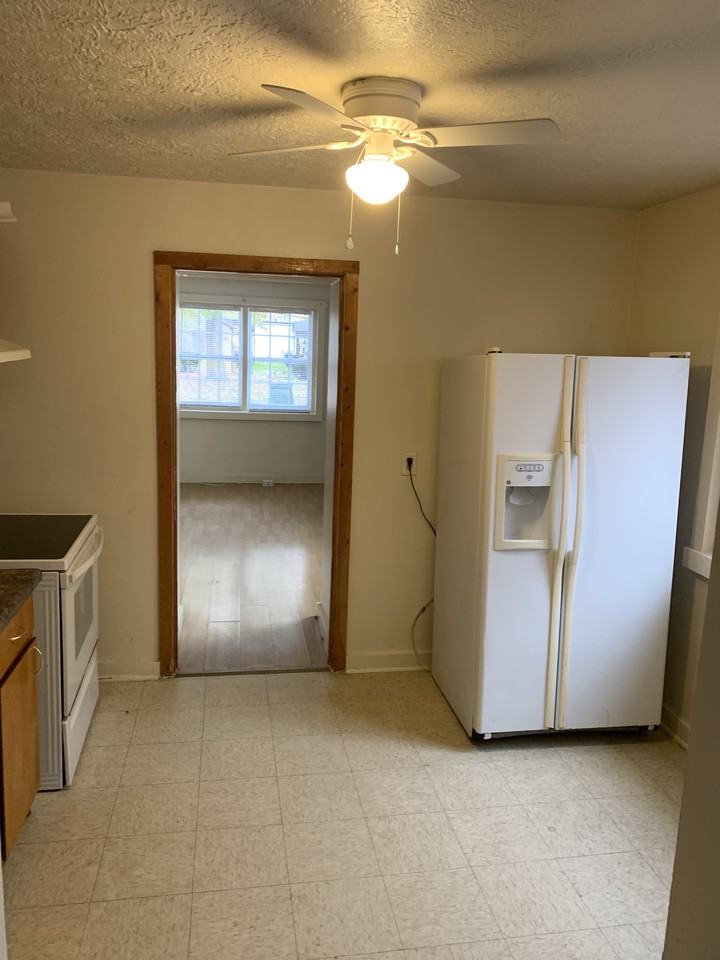 1040 Loretta Ave - Photo 4 of 5