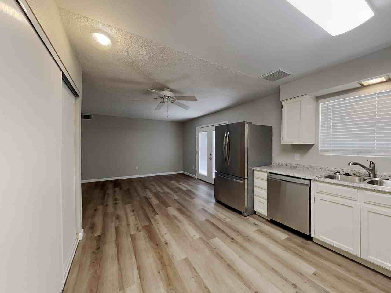 7251 W Cinnabar Ave - Photo 3 of 16