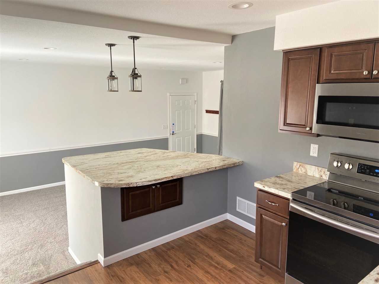 1114 8th Ave Ne - Photo 7 of 8