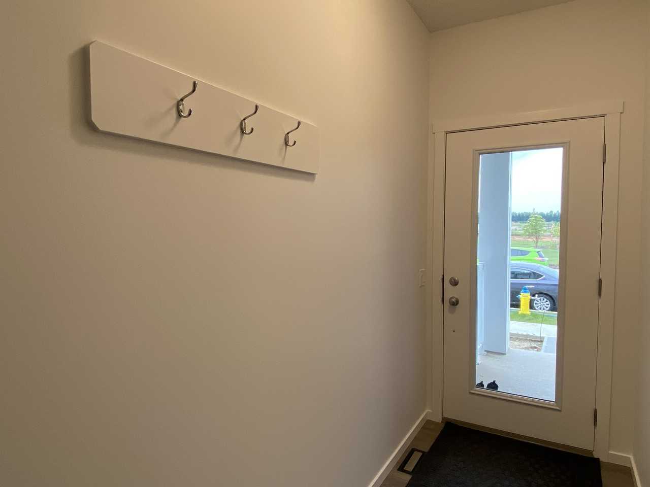 16708 31 Ave Sw - Photo 2 of 10