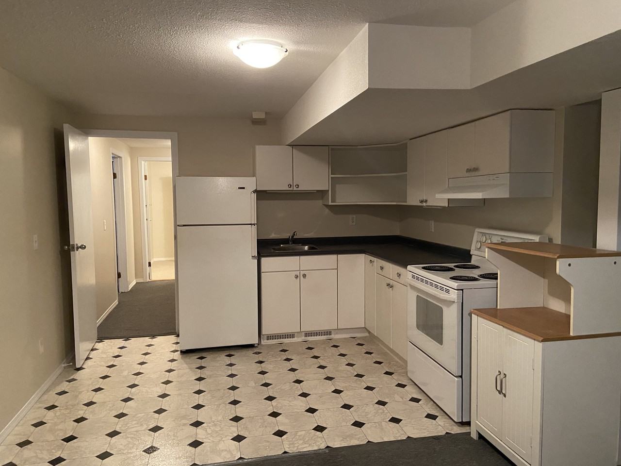 14732 122 St Nw - Photo 3 of 15