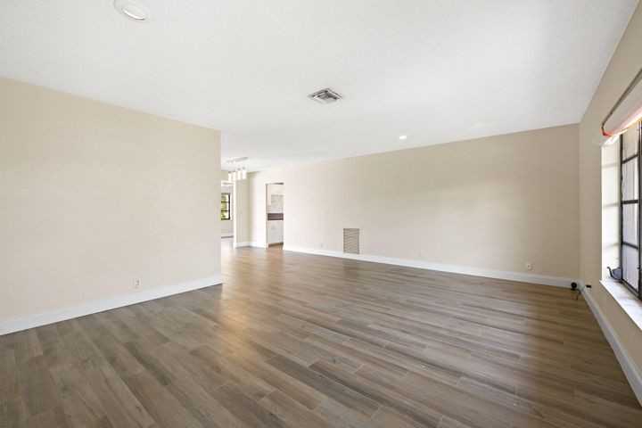 146 Southeast 26th Avenue - Photo 2 of 14