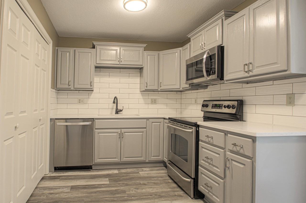 6905 E 112th St #1 - Photo 3 of 23