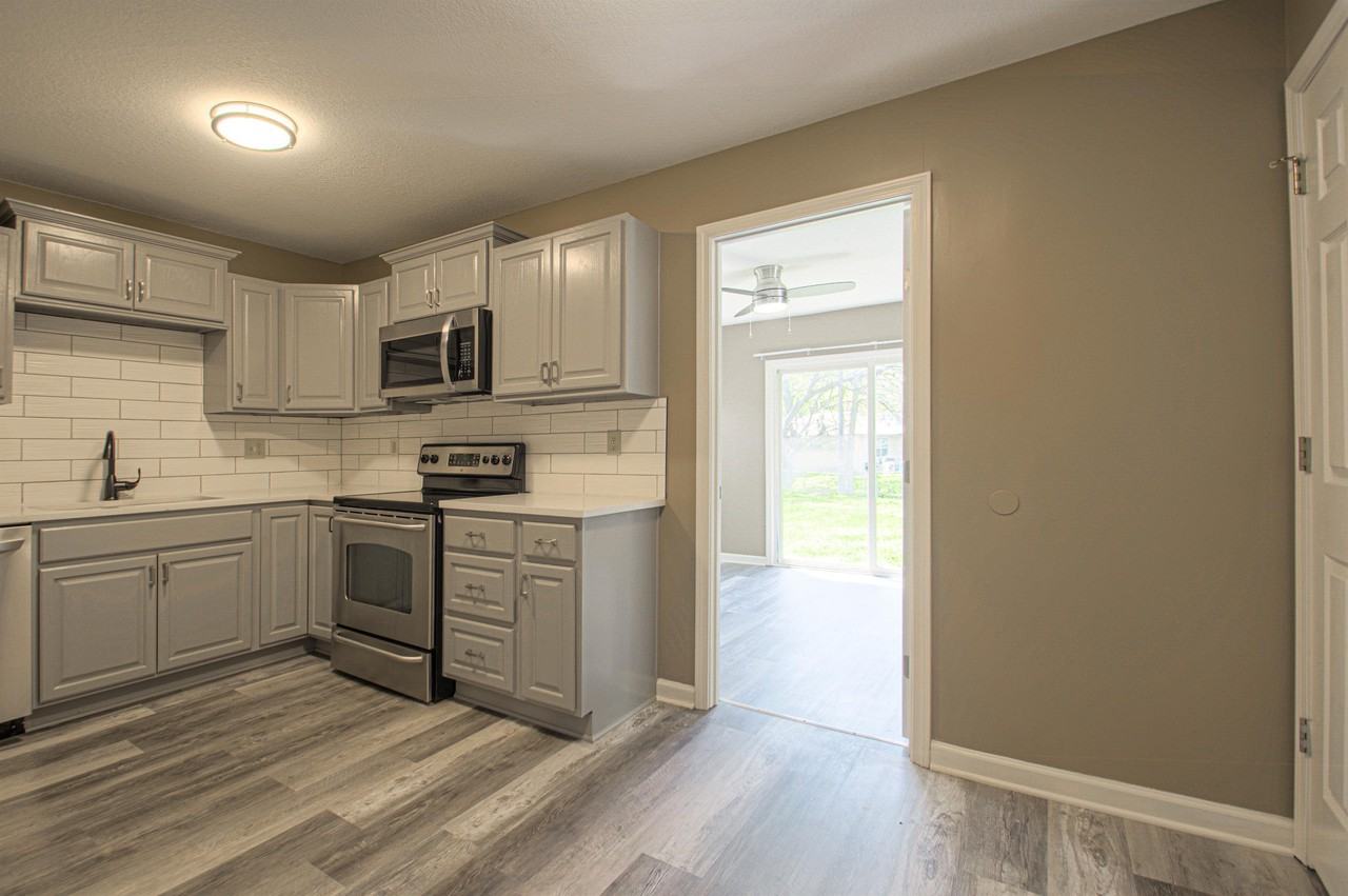 6905 E 112th St #1 - Photo 5 of 23