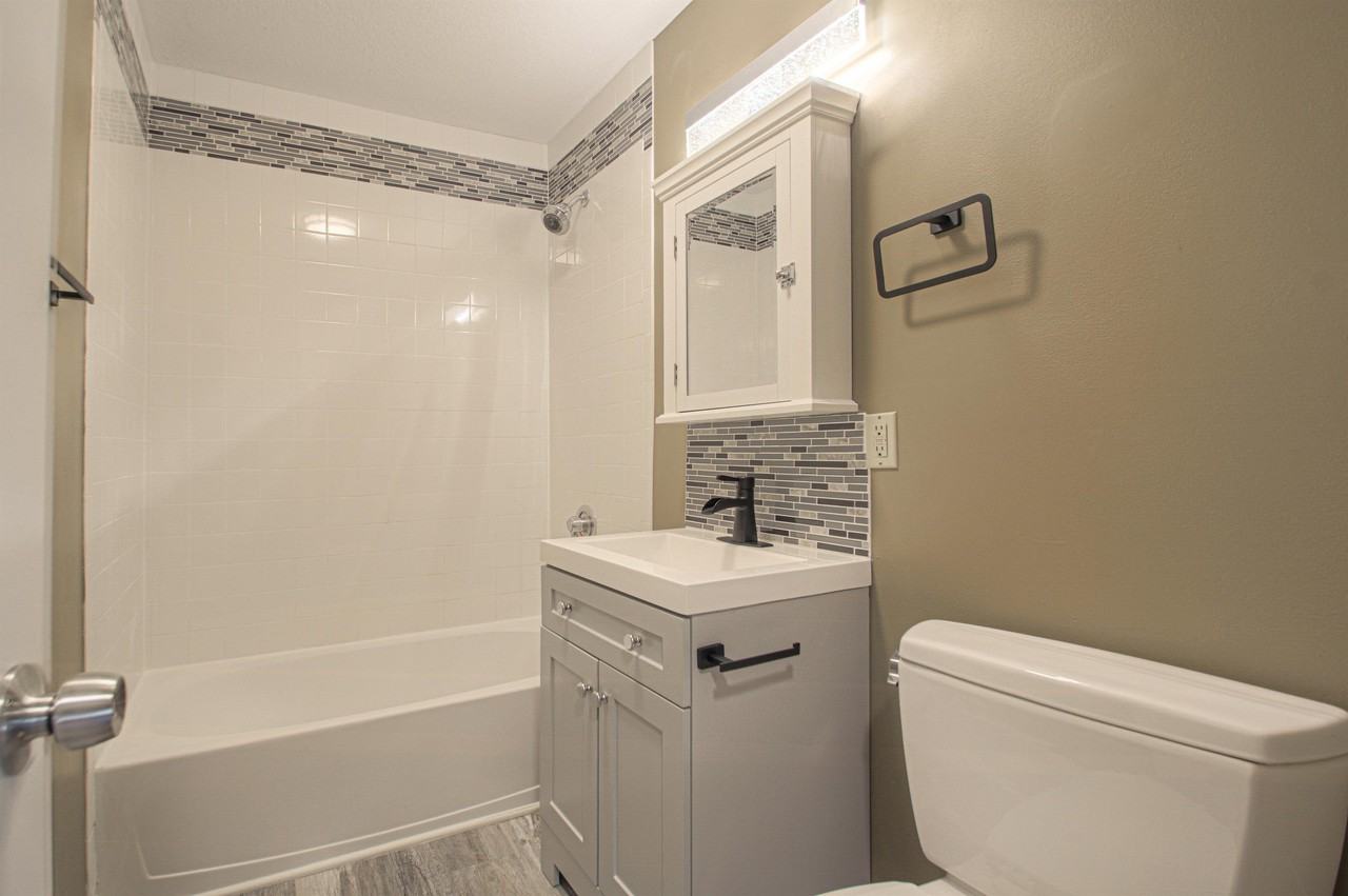 6905 E 112th St #1 - Photo 7 of 23