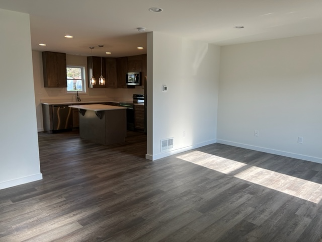 107 N Union St - Photo 3 of 8