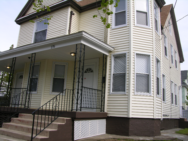 274 Vermont Ave - Photo 2 of 16
