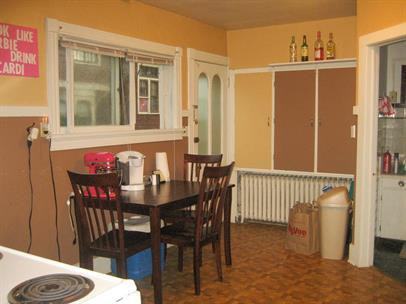 226 West 5th Street - Photo 2 of 5