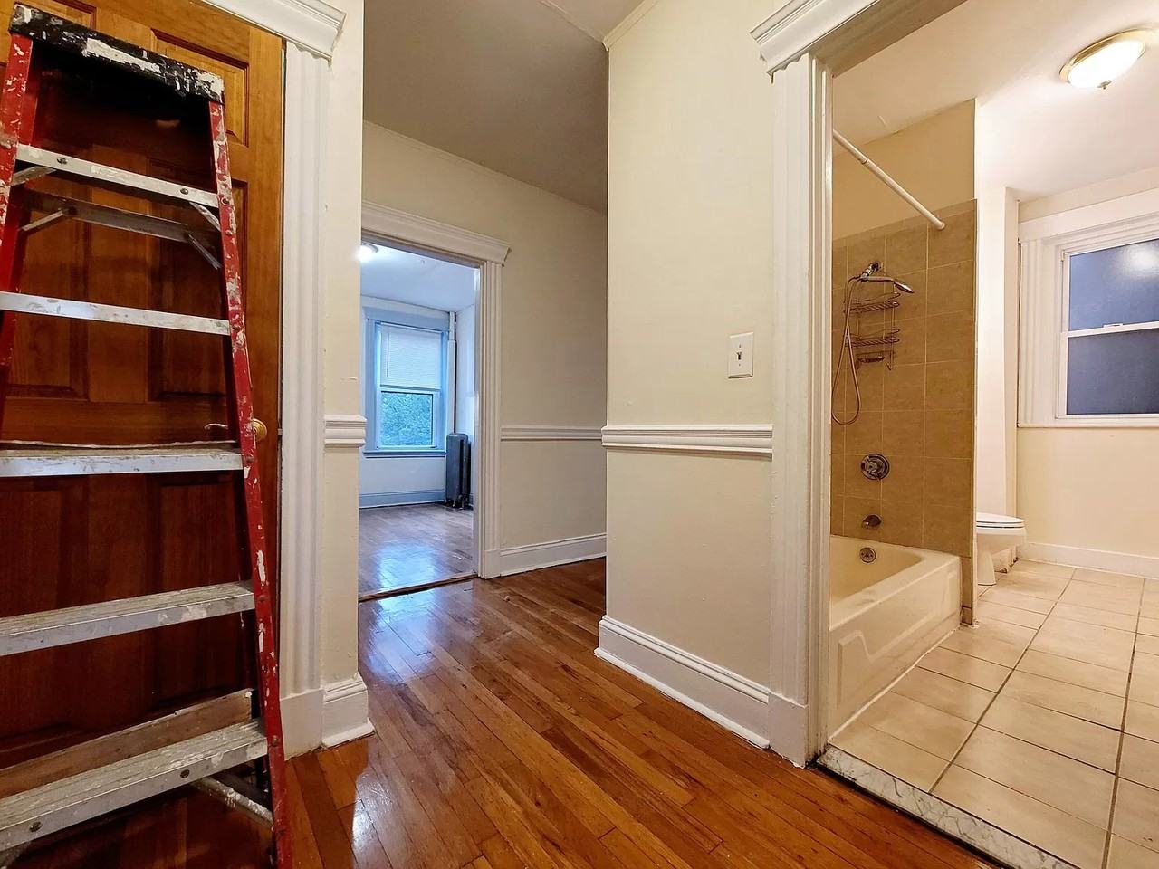 360 Riverway #10 - Photo 5 of 7