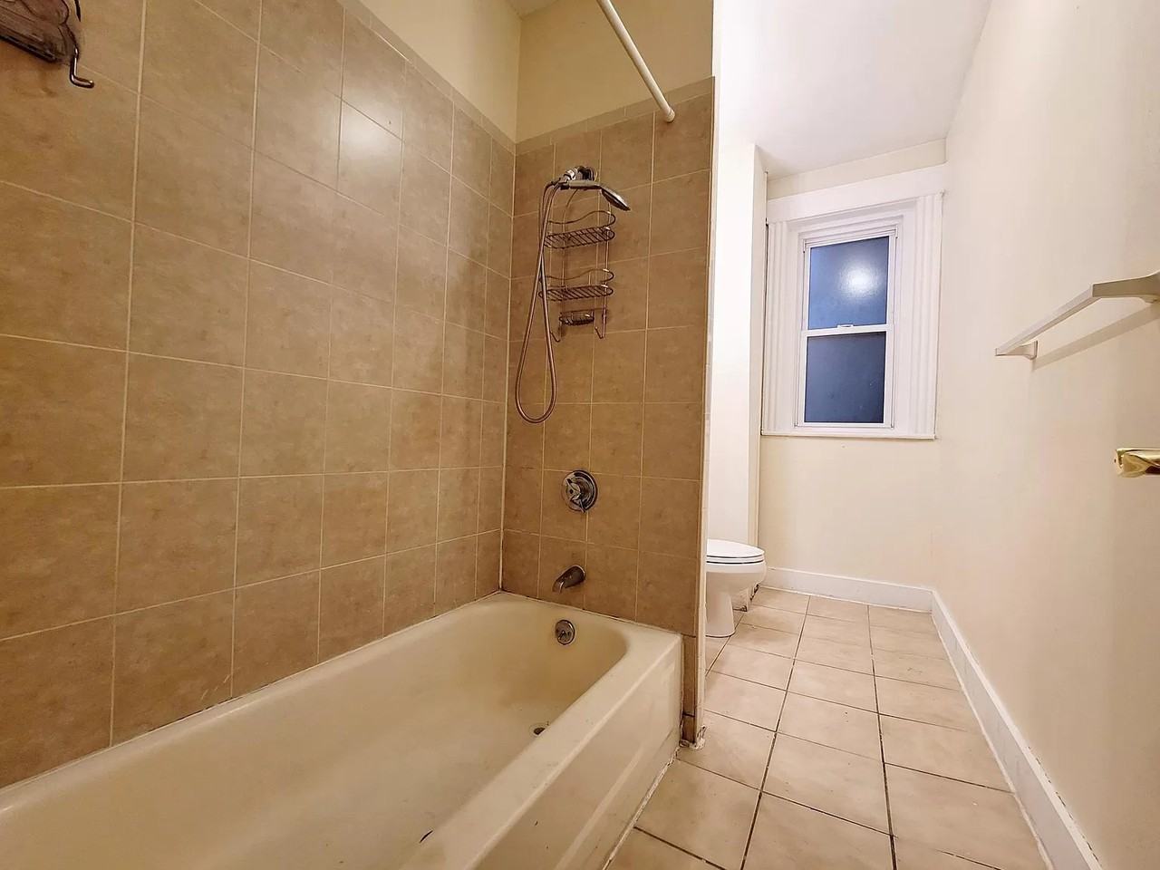 360 Riverway #10 - Photo 7 of 7
