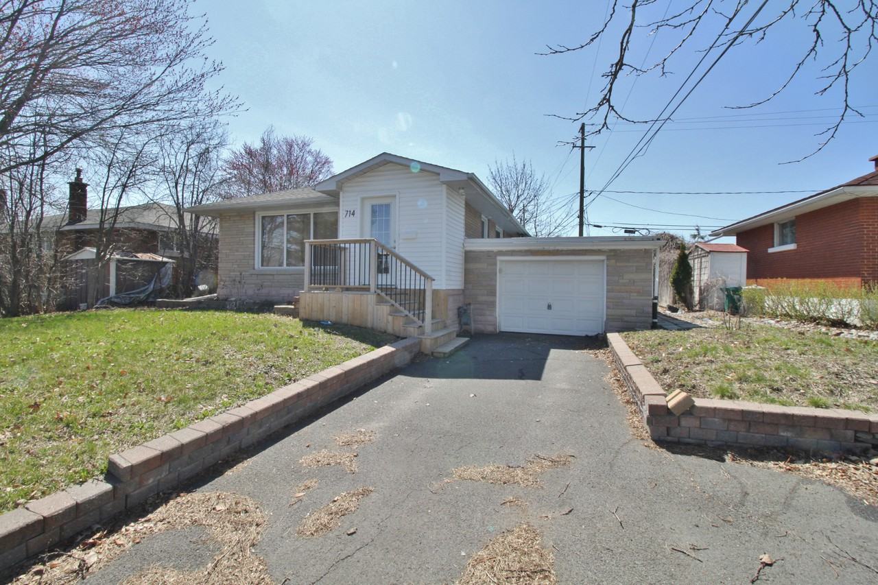 714 Sandra Ave Apartments in Alta Vista, Ottawa, ON K1G 2Z8 Zumper