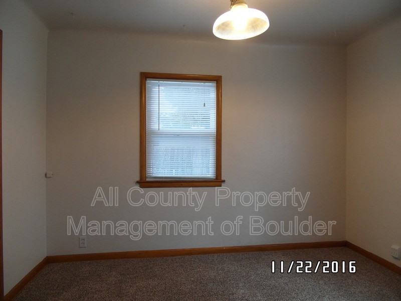 1034 Pratt St - Photo 4 of 10