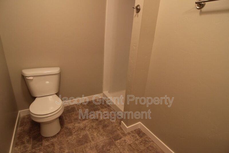 Lincoln Dr #113 - Photo 7 of 10