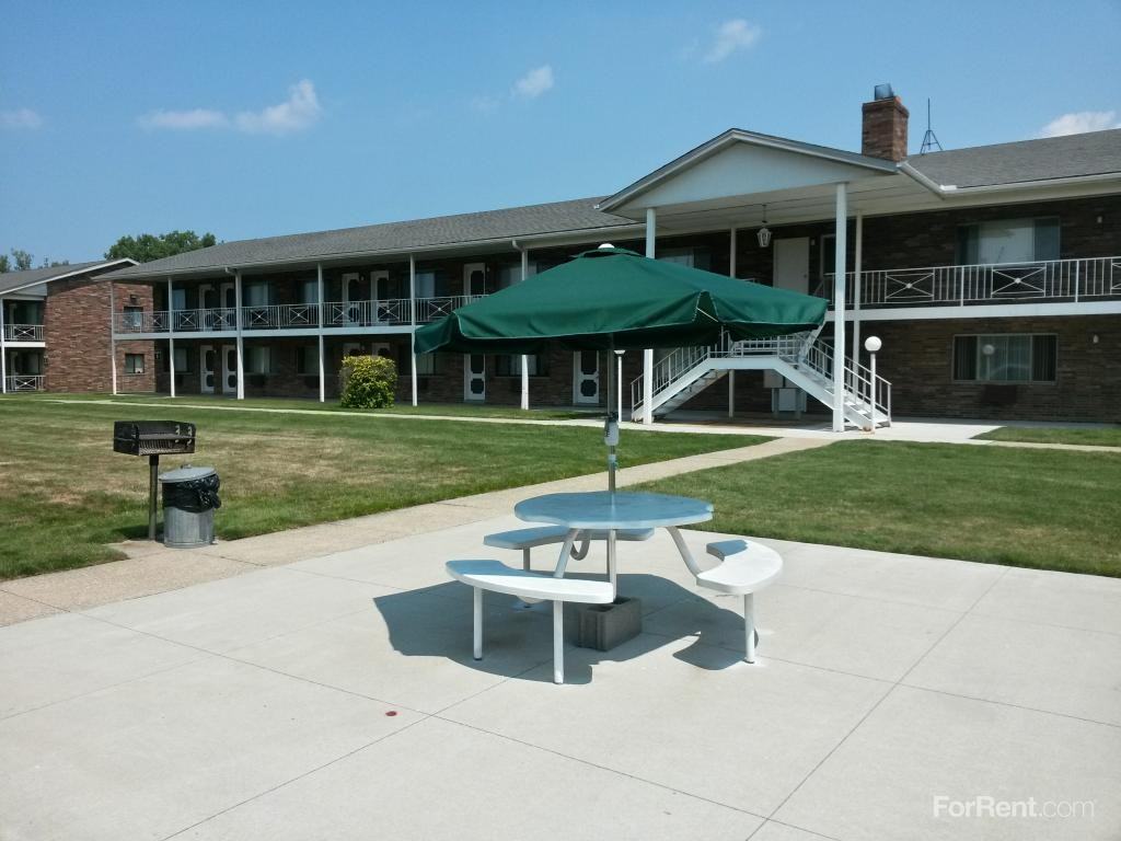 Manor Park Apartments - Photo 3 of 16