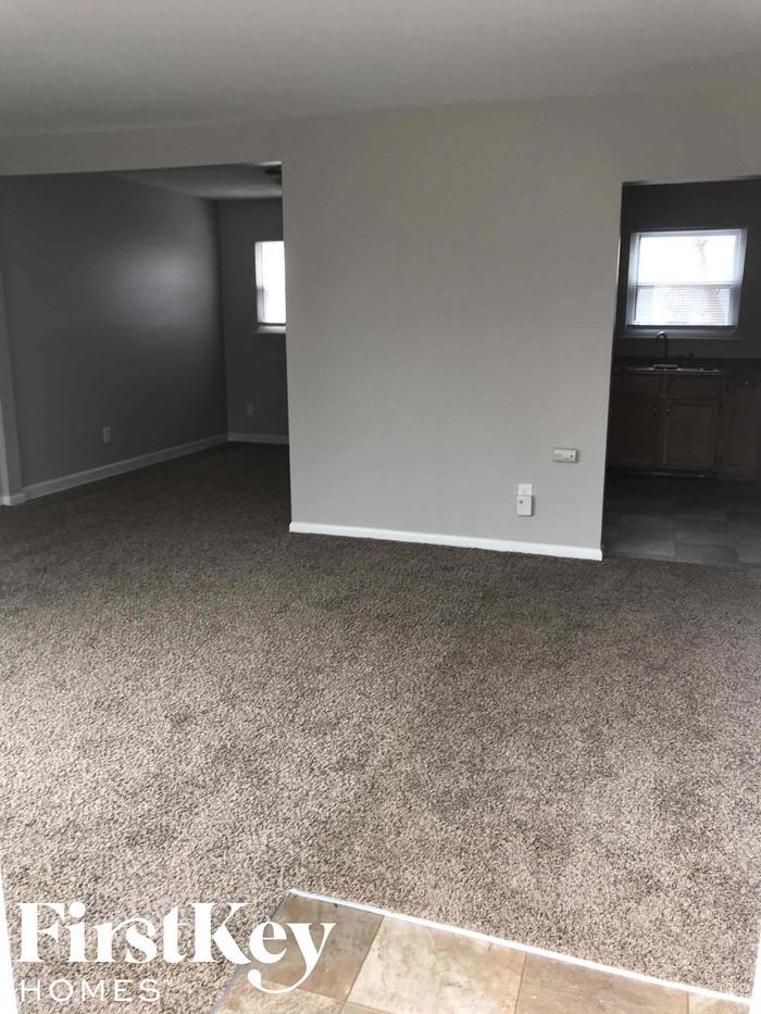 11526 Framingham Dr - Photo 2 of 25