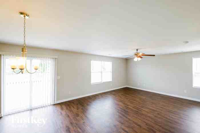 11470 Walden Trce - Photo 3 of 14