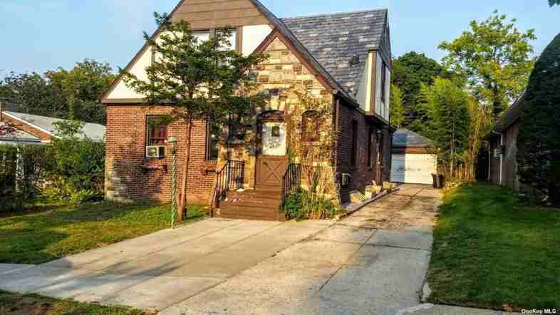 8335 Daniels St, Briarwood, NY 11435, USA 2 unit Rentals Zumper