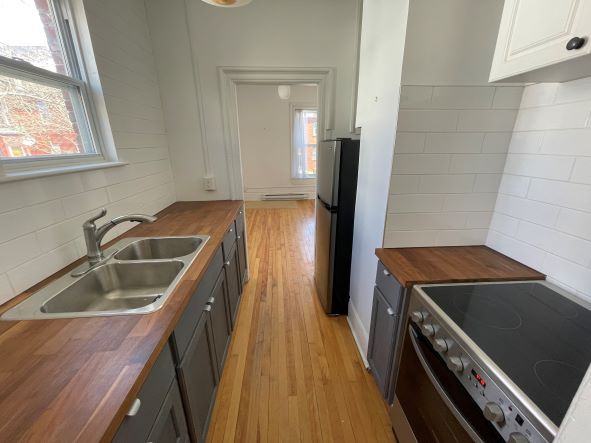 114 Carmarthen St #4 - Photo 3 of 13