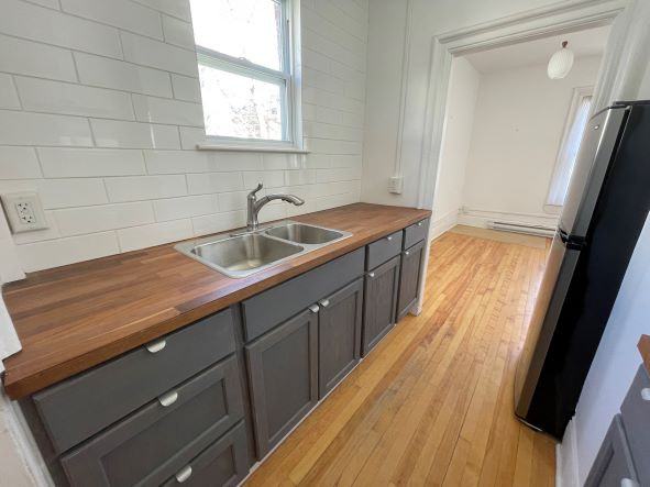 114 Carmarthen St #4 - Photo 4 of 13