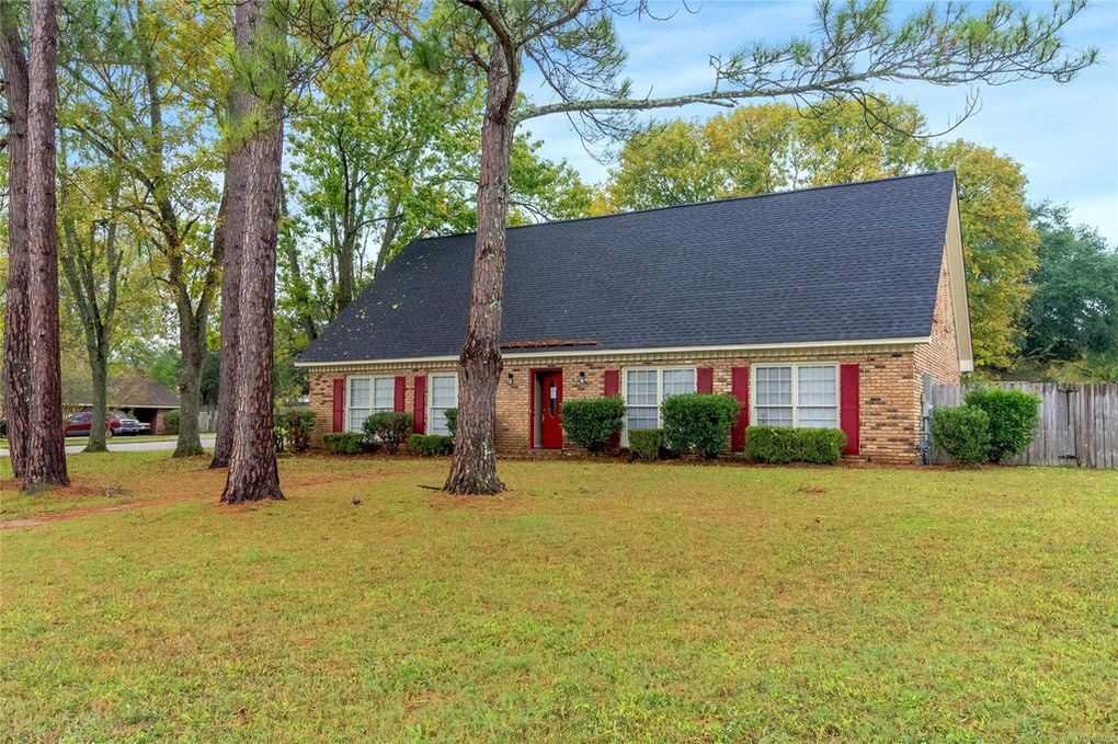 1936 Vaughn Ln #1 - Photo 2 of 50