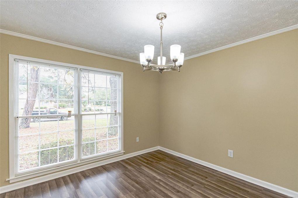 1936 Vaughn Ln #1 - Photo 4 of 50