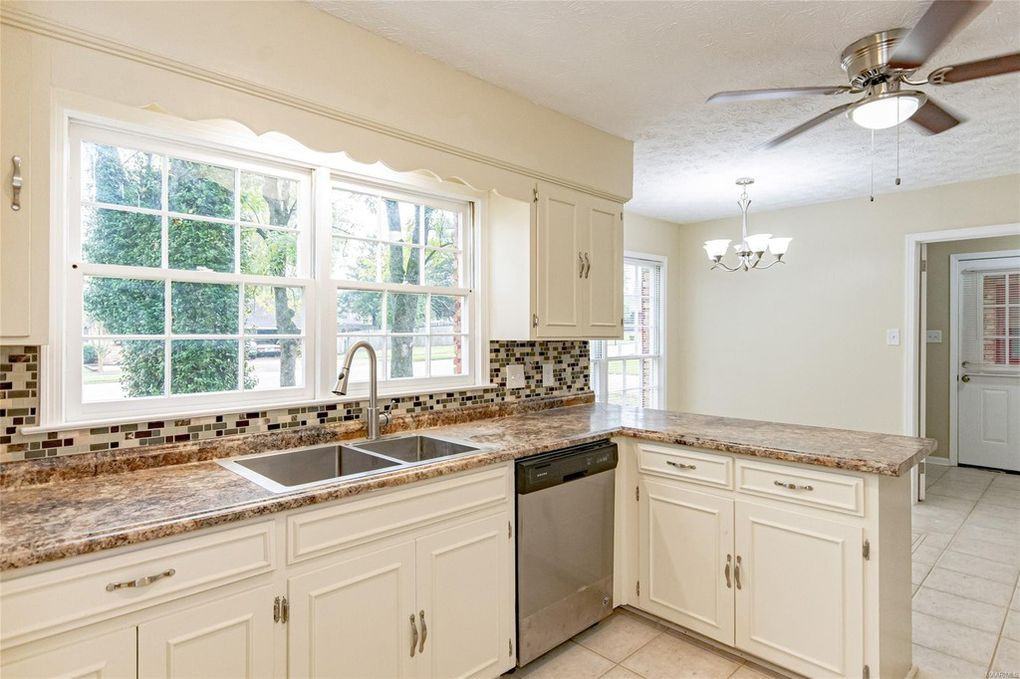 1936 Vaughn Ln #1 - Photo 5 of 50